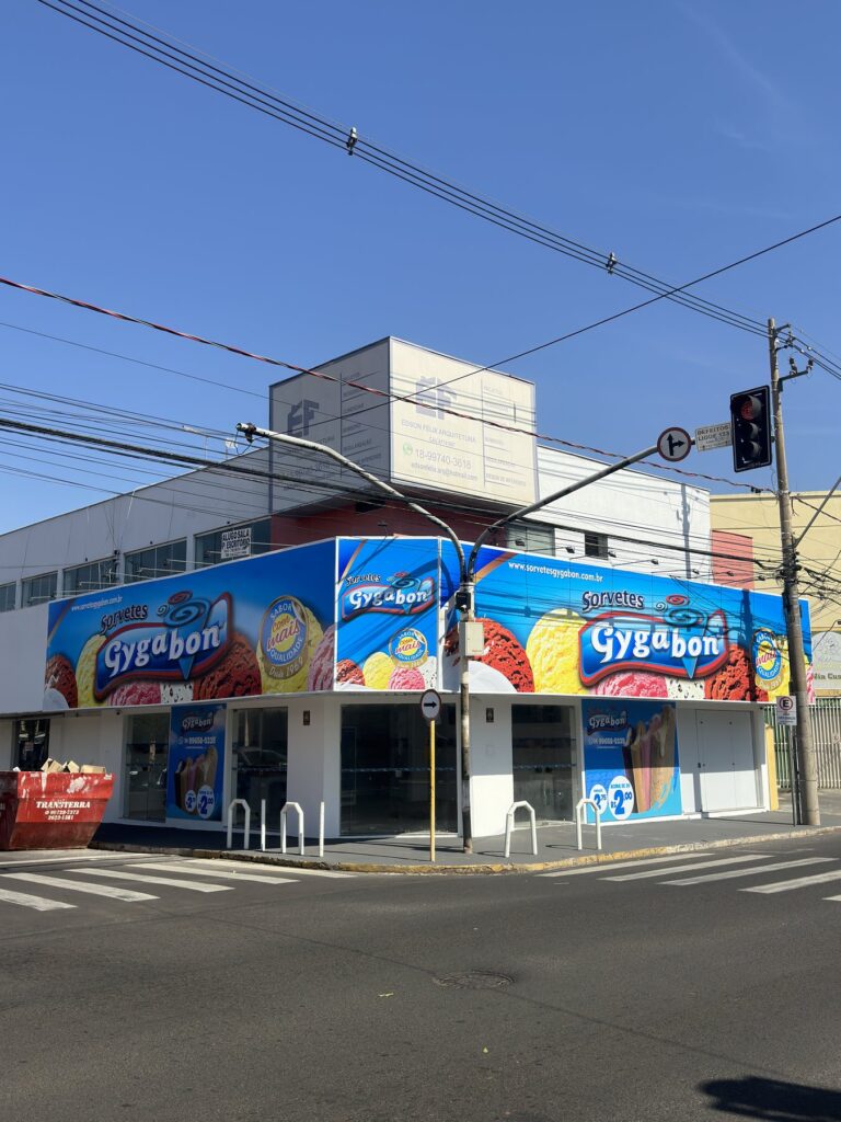 Fachada da Gygabon Araçatuba durante o dia